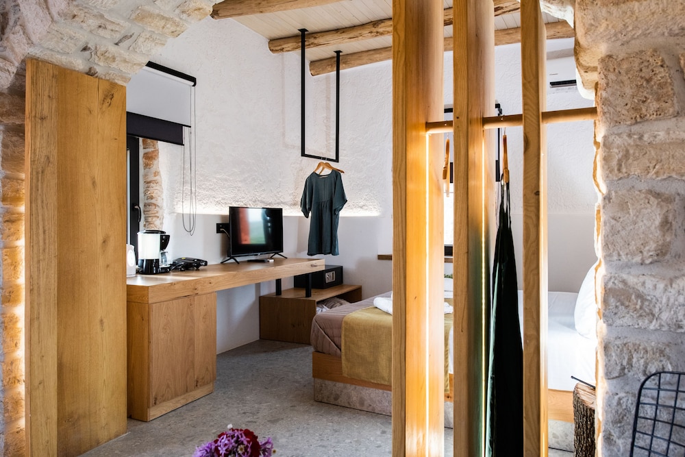 Sweet Suite With Private Jacuzzi photo 3