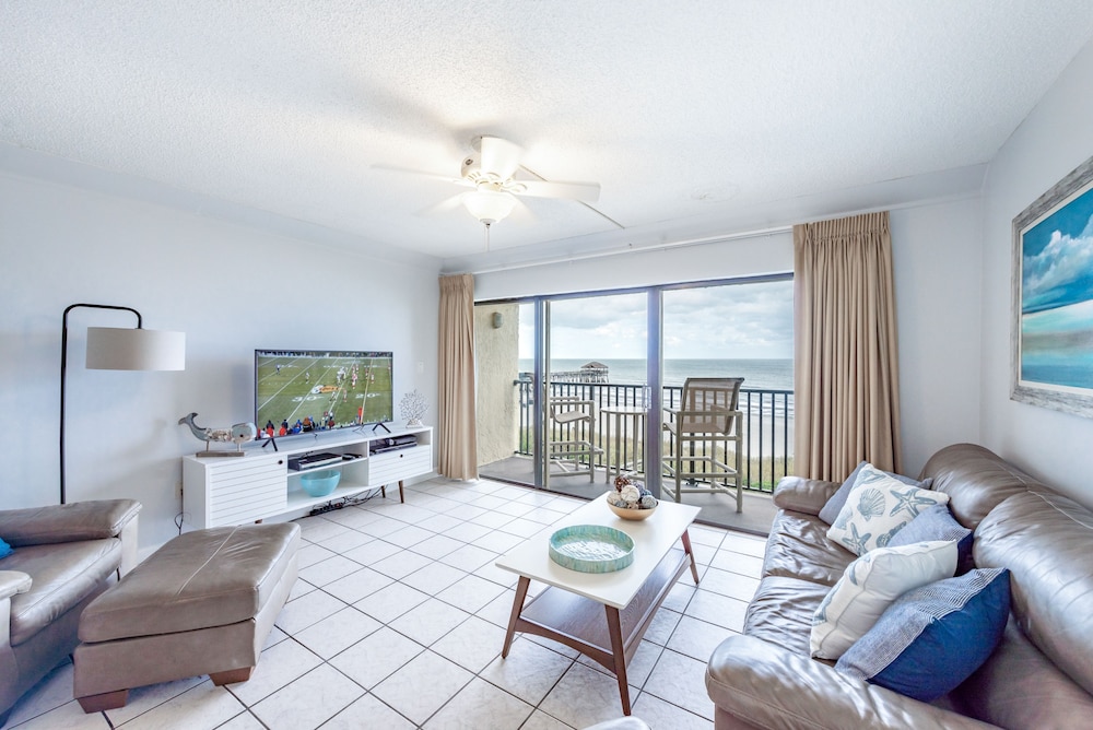 Penthouse, 2 Bedrooms, Oceanfront photo 2