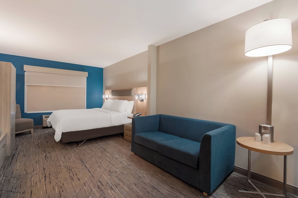 Suite, 1 King Bed, Accessible (Communications) - Photo 1
