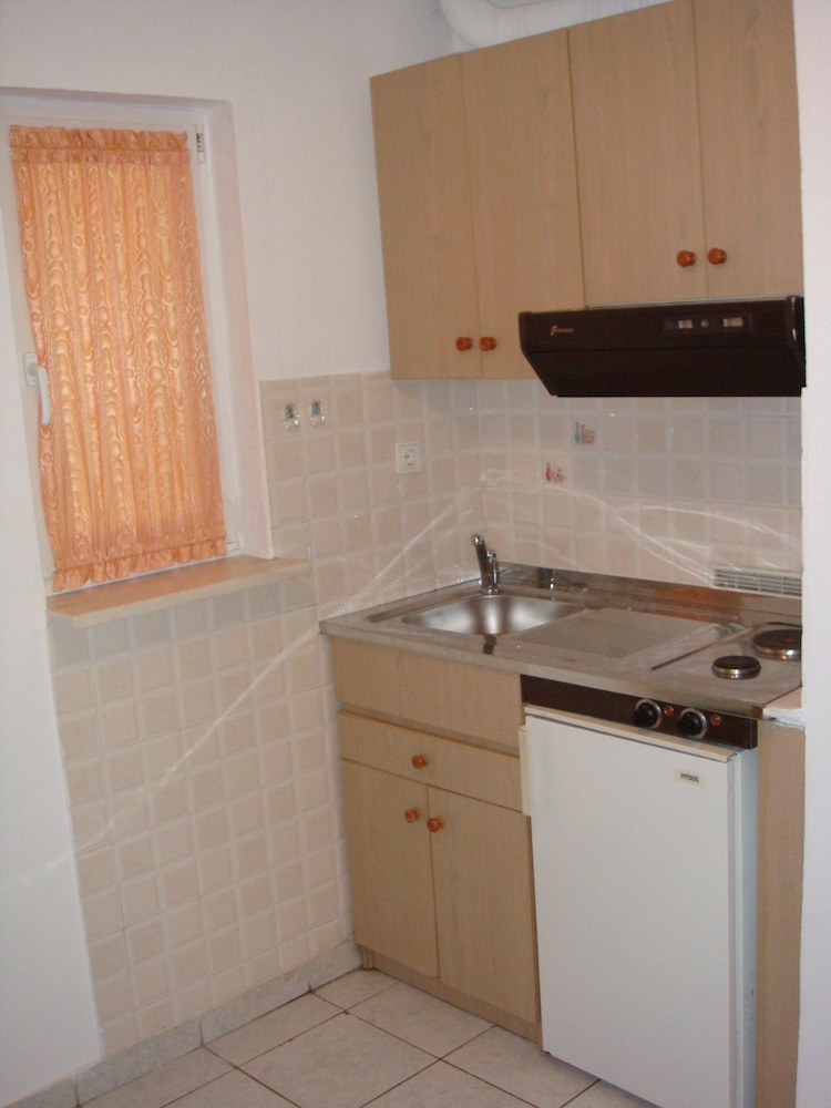 Standard Double or Twin Room - Photo 16