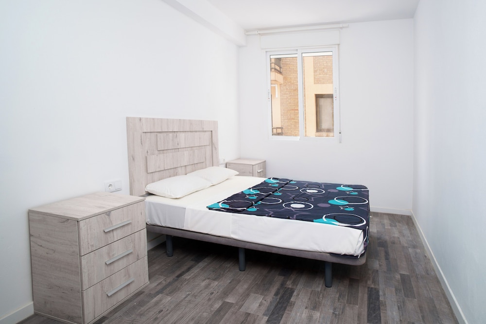 Apartamento, 3 habitaciones, balcón, vista a la ciudad