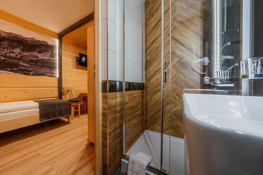 Deluxe Quadruple Room, Balcony photo 2