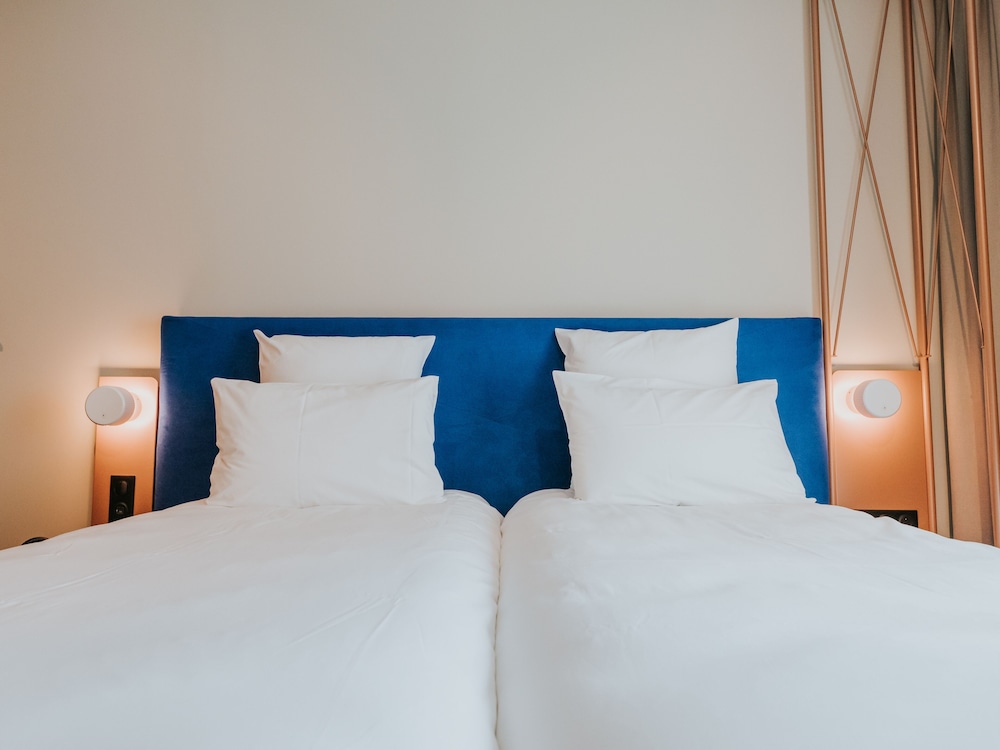Standard Room, 2 Twin Beds - Photo 1