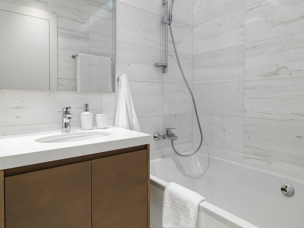 Luxury Apartment, 3 Bedrooms (9F) - Photo 21