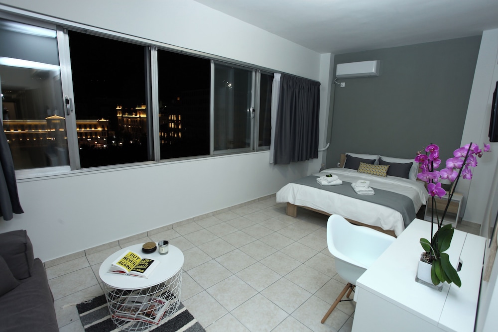 Junior Studio Suite