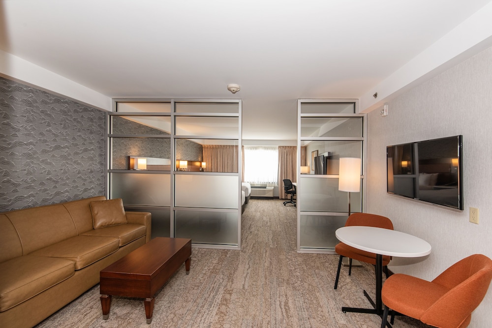 Suite, Multiple Beds, Non Smoking photo 3