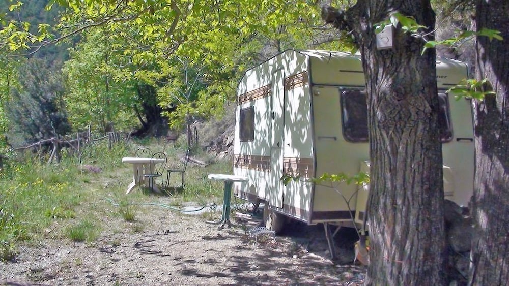 Caravan 6/8 photo 2