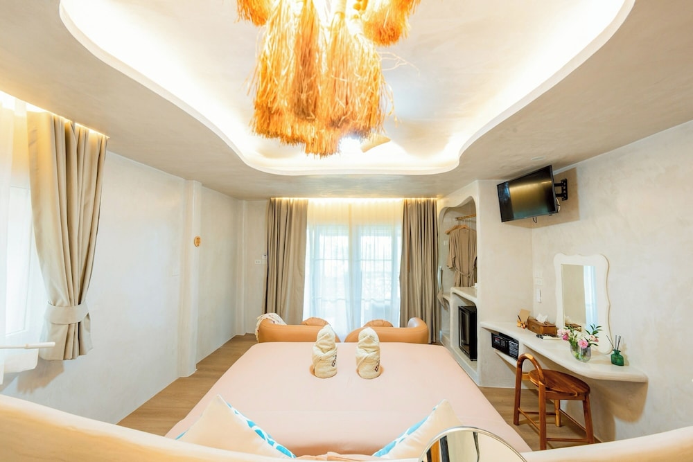 Beachfront Cave Family 2 Bedrooms - Photo 15