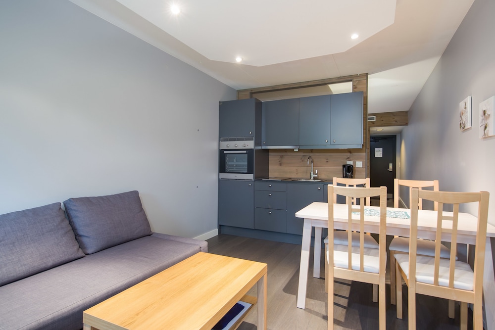 Studio, 1 Double Bed with Sofa bed photo 1