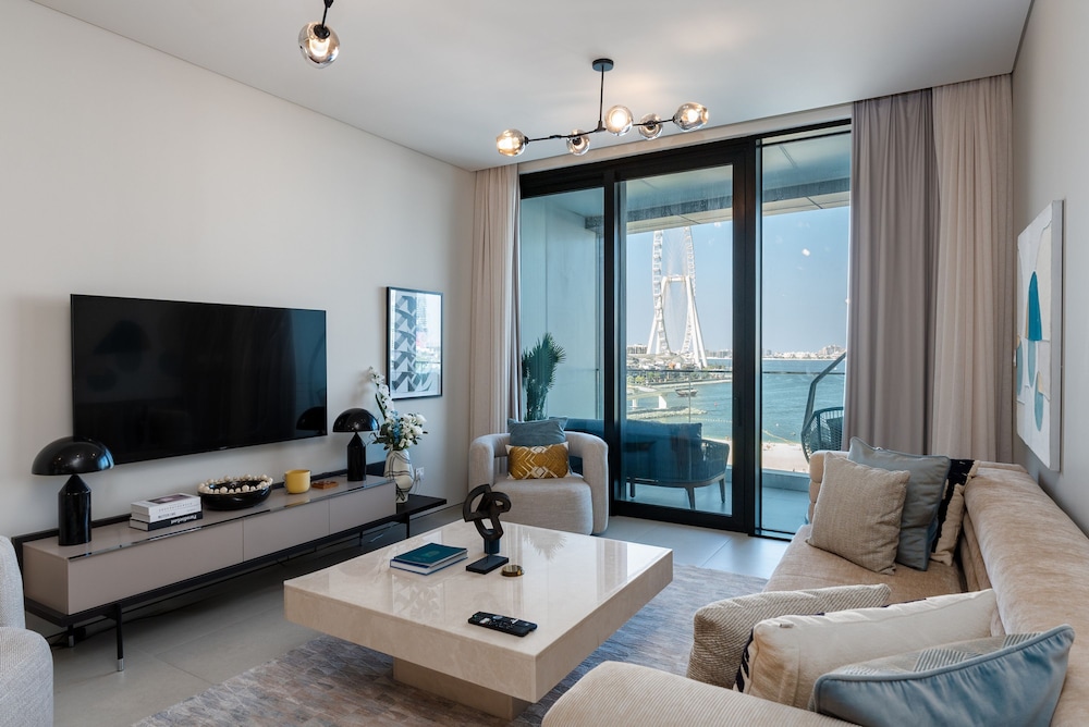 Apartment, Smoking