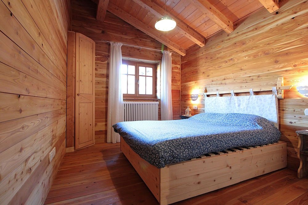 Chalet, Mountain View