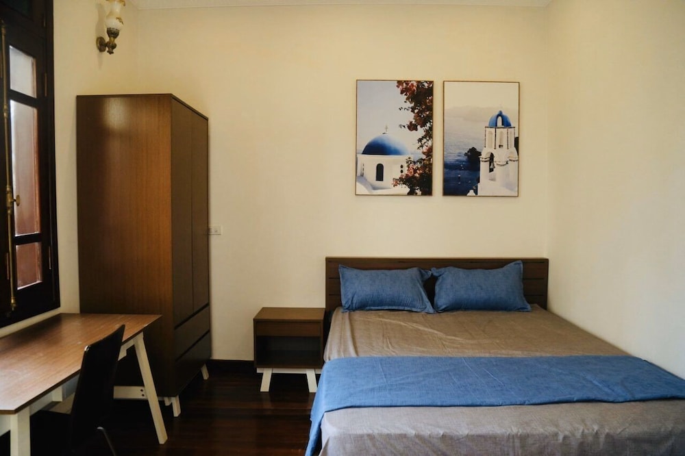 Basic Apartment, 1 Bedroom, Pool Access, Garden View