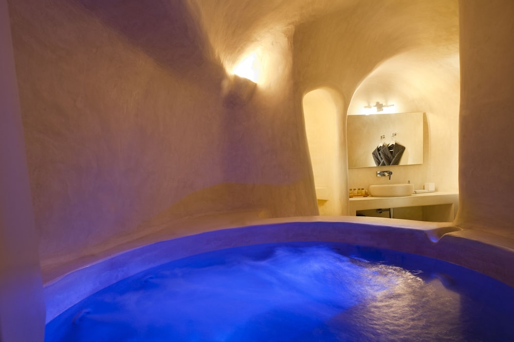 Poolfront Suite with Indoor Hot tub Caldera View - Photo 6