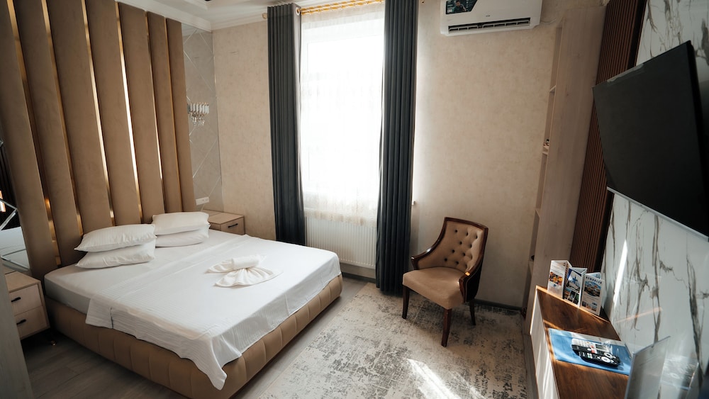 Luxury Suite photo 1