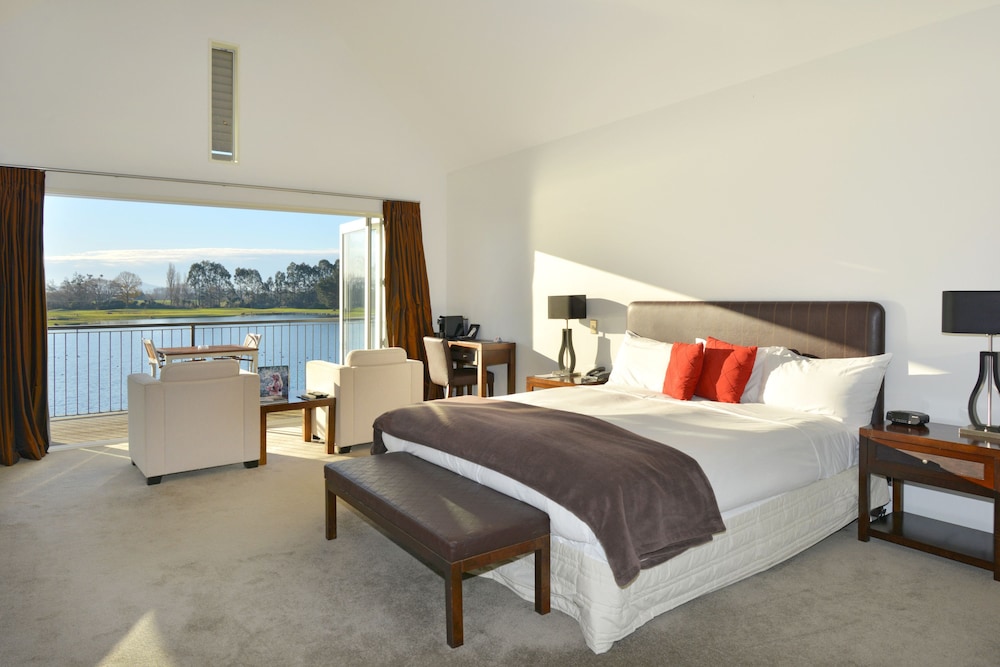 Villa (Quay, Weekly Housekeeping)