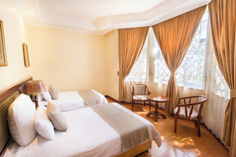 Executive Suite, 2 Twin Beds