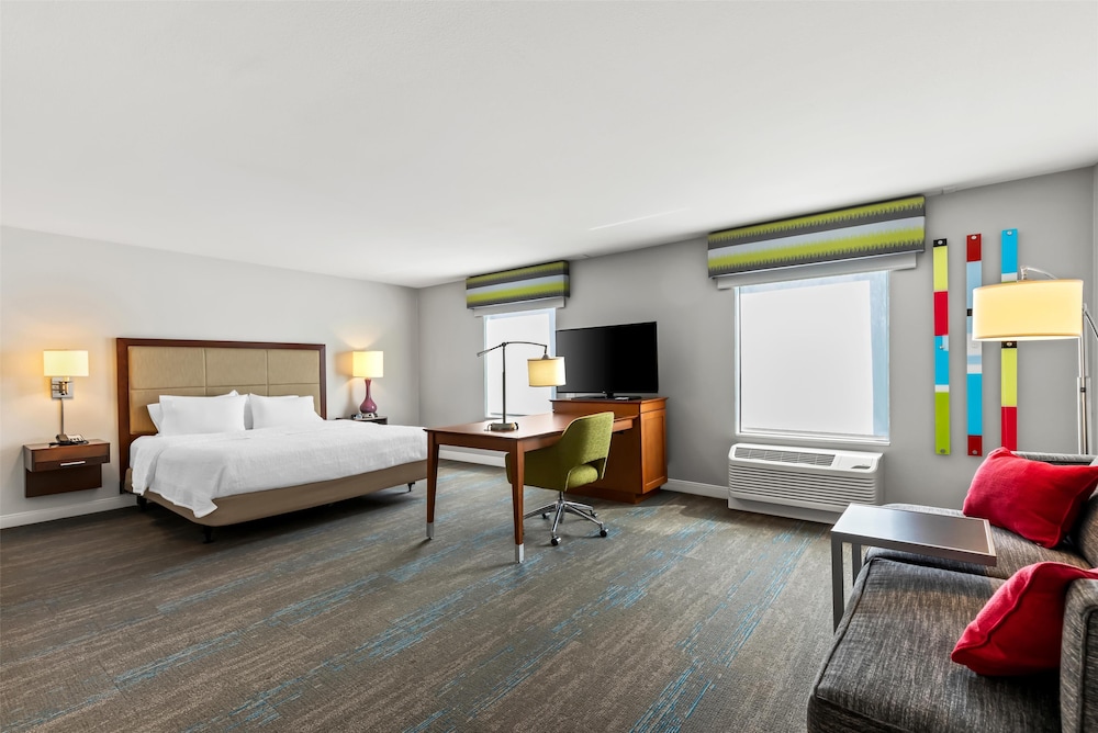 Studio, 1 King Bed, Accessible, Bathtub photo 1