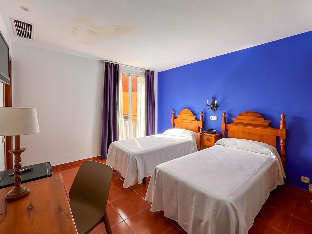 Standard Double Room, Balcony - Photo 13