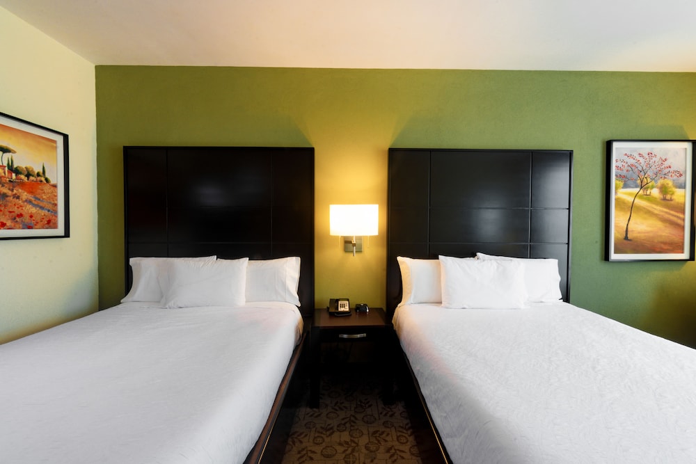 Comfort Room, 2 Queen Beds, Accessible, Bathtub - Photo 1