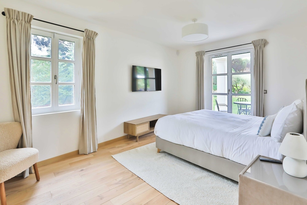 Villa photo 3