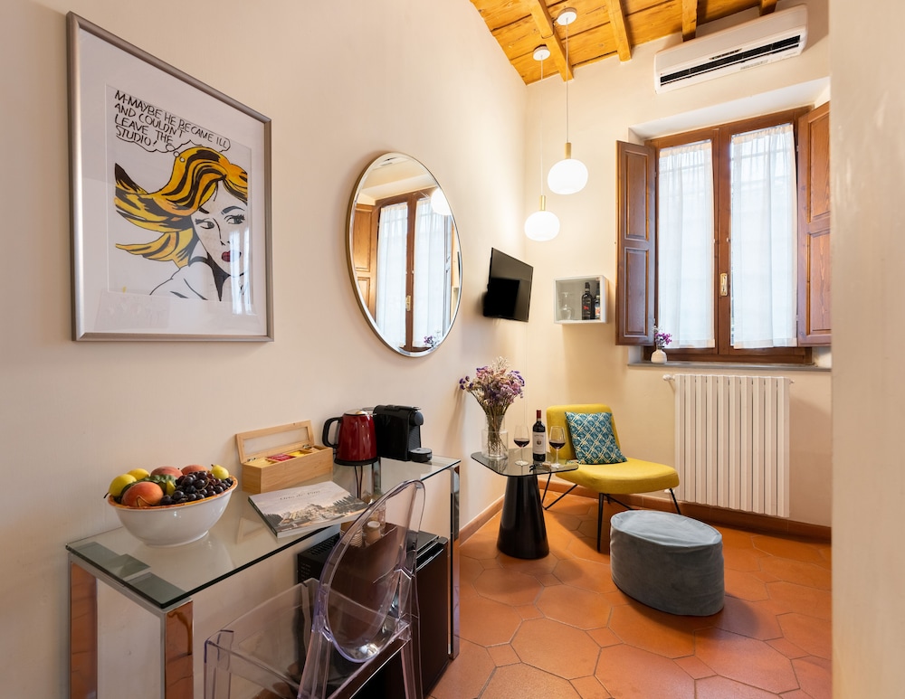 Romantic Double Room, 1 Queen Bed, Air conditioning photo 3