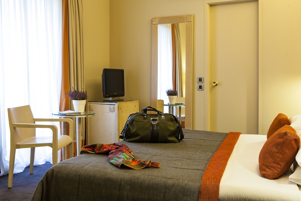 Superior Double or Twin Room photo 1