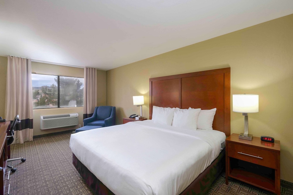 Room, 1 King Bed, Accessible, Non Smoking - Photo 3