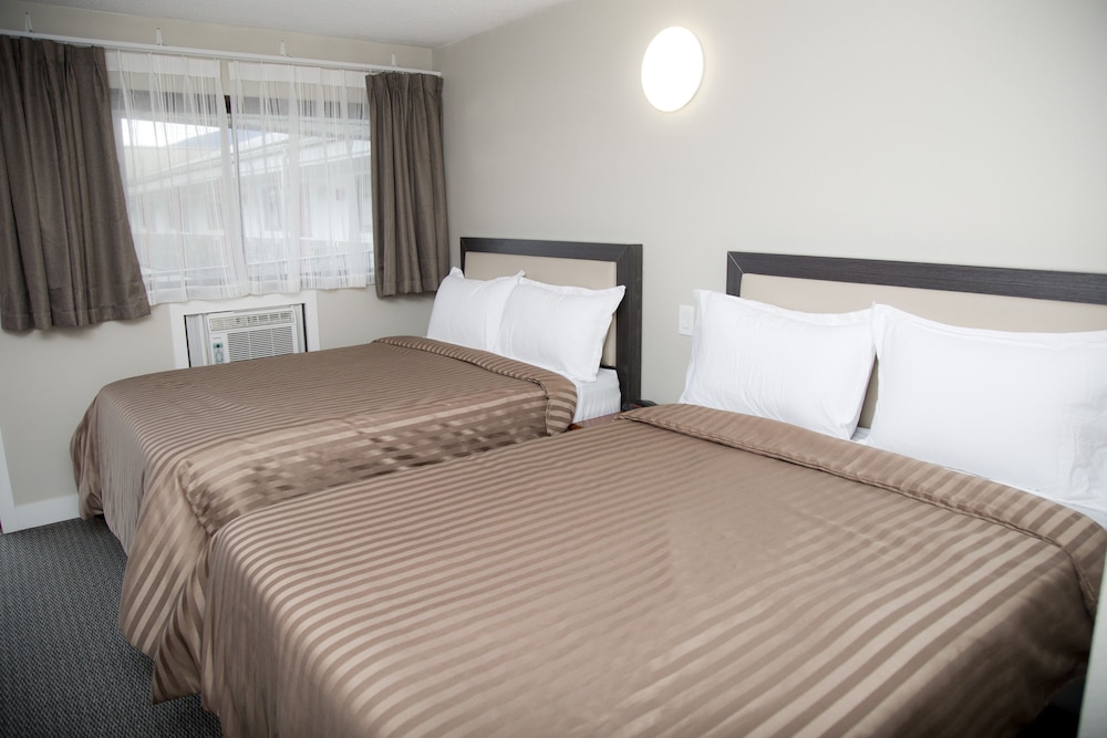 Standard Suite, 2 Double Beds