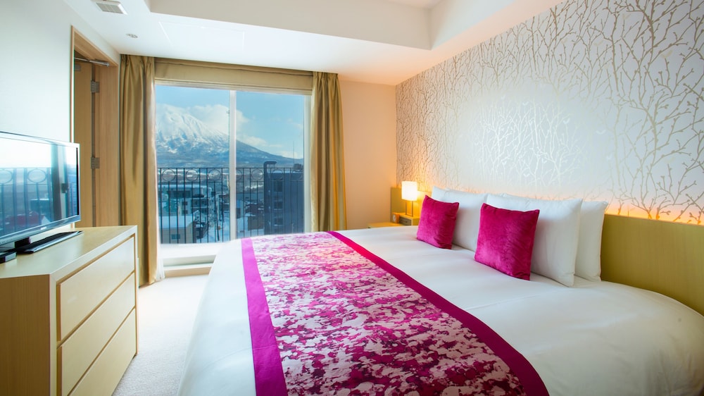 Grand Deluxe Onsen Suite - Mt. Yotei View (2-Bedroom Suite) photo 3