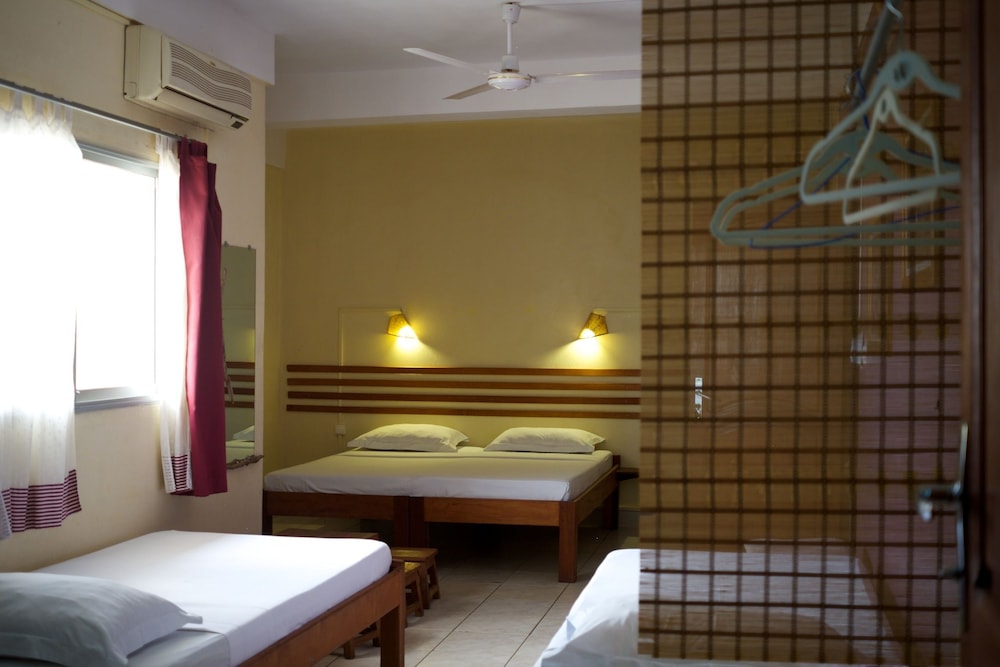 Basic Triple Room, Multiple Beds photo 1