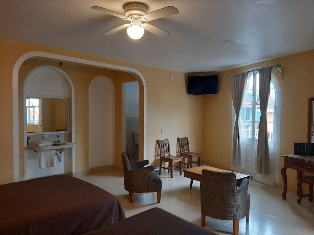 Basic Quadruple Room - Photo 2