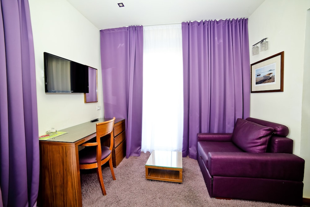 Classic Triple Room, Balcony, Annex Building - Photo 1