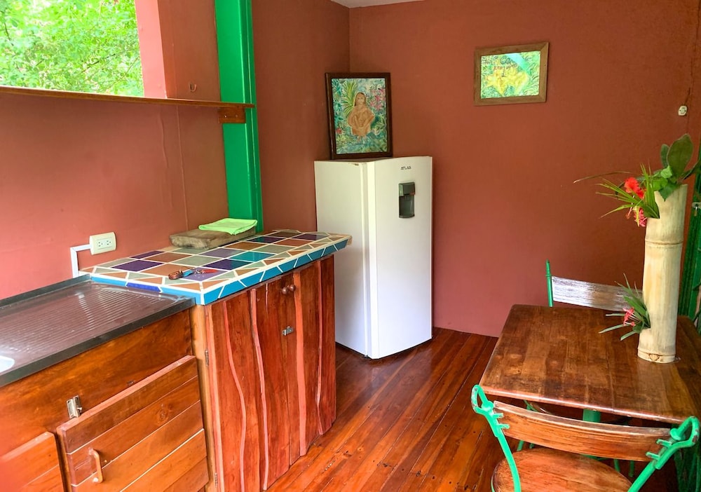 Classic Double Room, 1 Bedroom, Kitchenette, Garden View photo 3