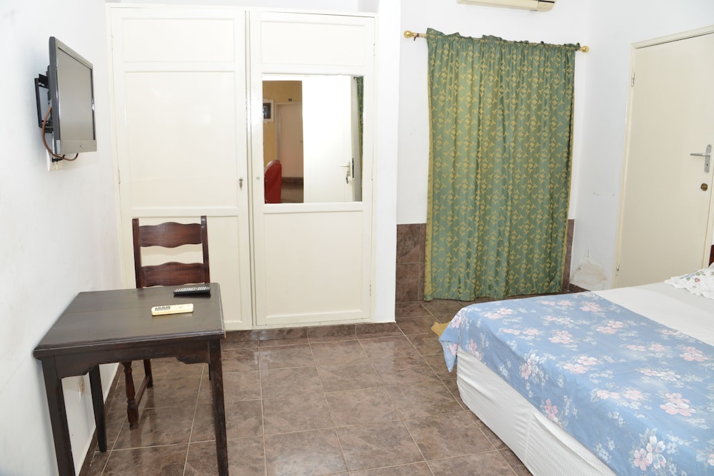 Basic Double Room photo 2