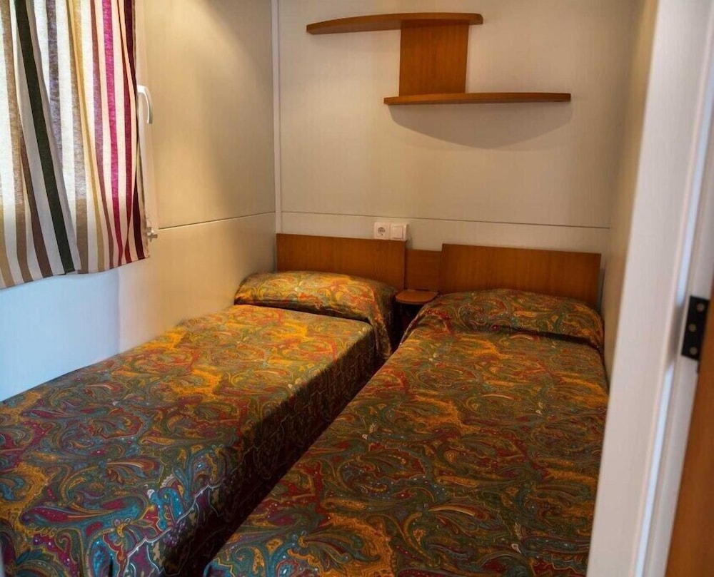 Mobile Home photo 3