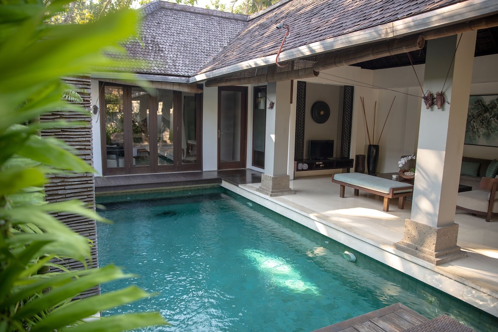 Pool Villa thumbnail 6