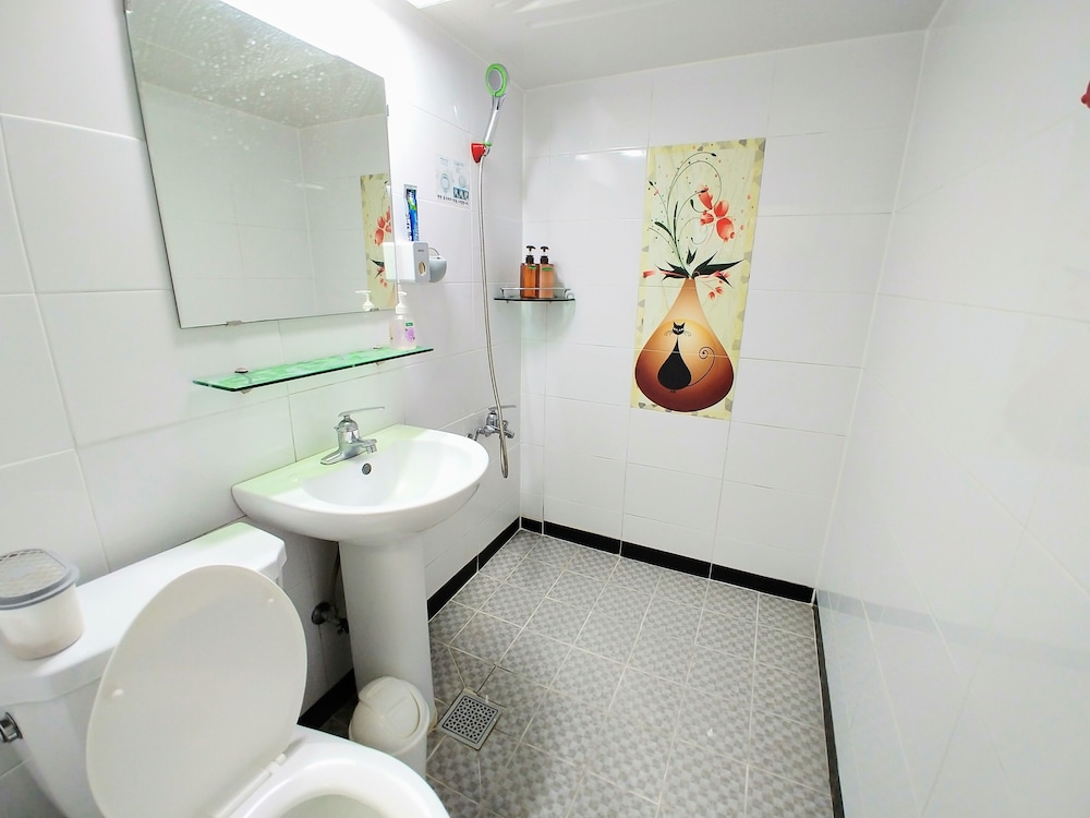 Basic Shared Dormitory, Men only (6 People) photo 2