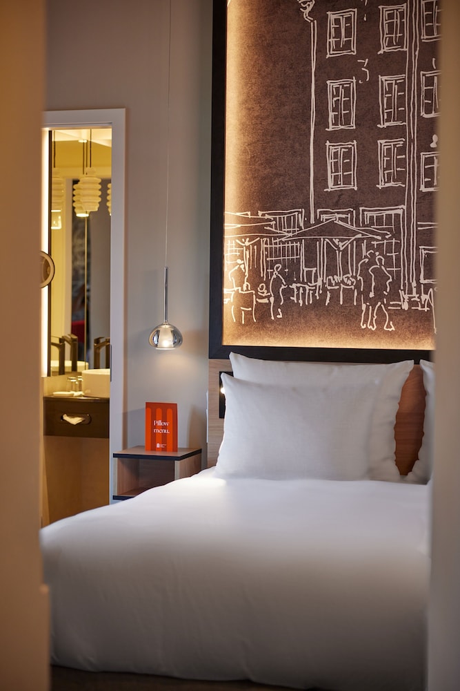 Junior Suite, 1 King Bed (Aqua)