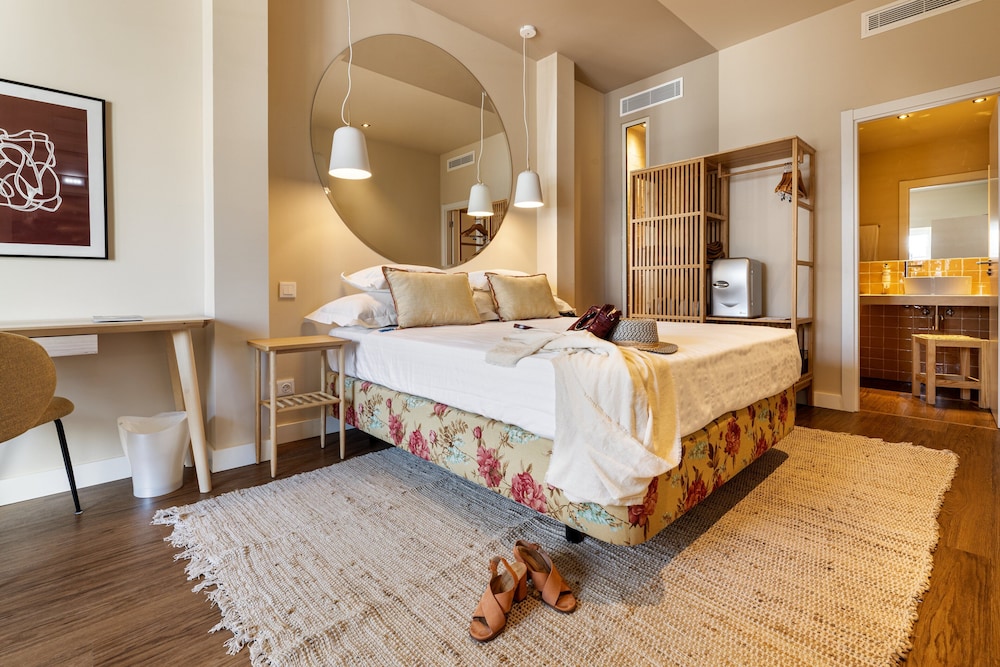 Superior Double or Twin Room - Photo 3