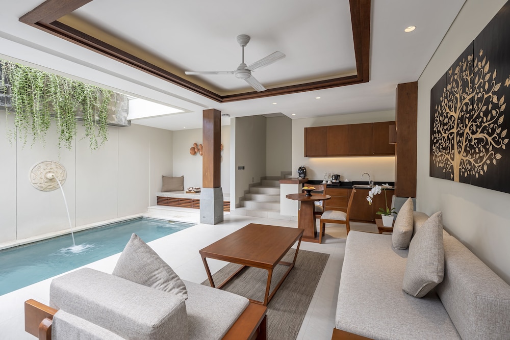 One Bedroom Pool Villa with One-Time 60-Minute Couple's Massage
