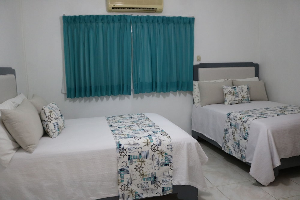 Standard Triple Room, Multiple Beds photo 2