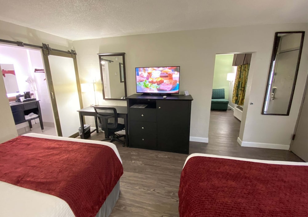 Double Queen Suites