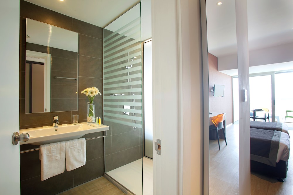 Standard Room, Courtyard View - Photo 5