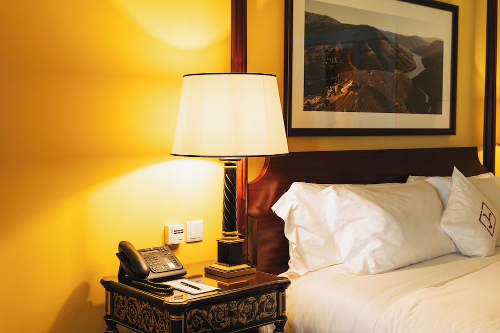 Master Suite Panoramic River and City View - Floor 6 and 7 of main building photo 2
