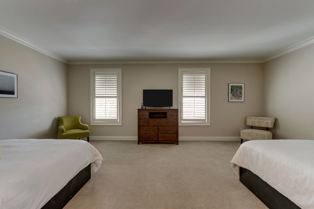 Executive King and Queen Suite