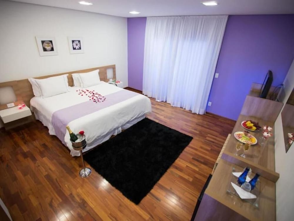Standard Suite, Multiple Beds photo 1