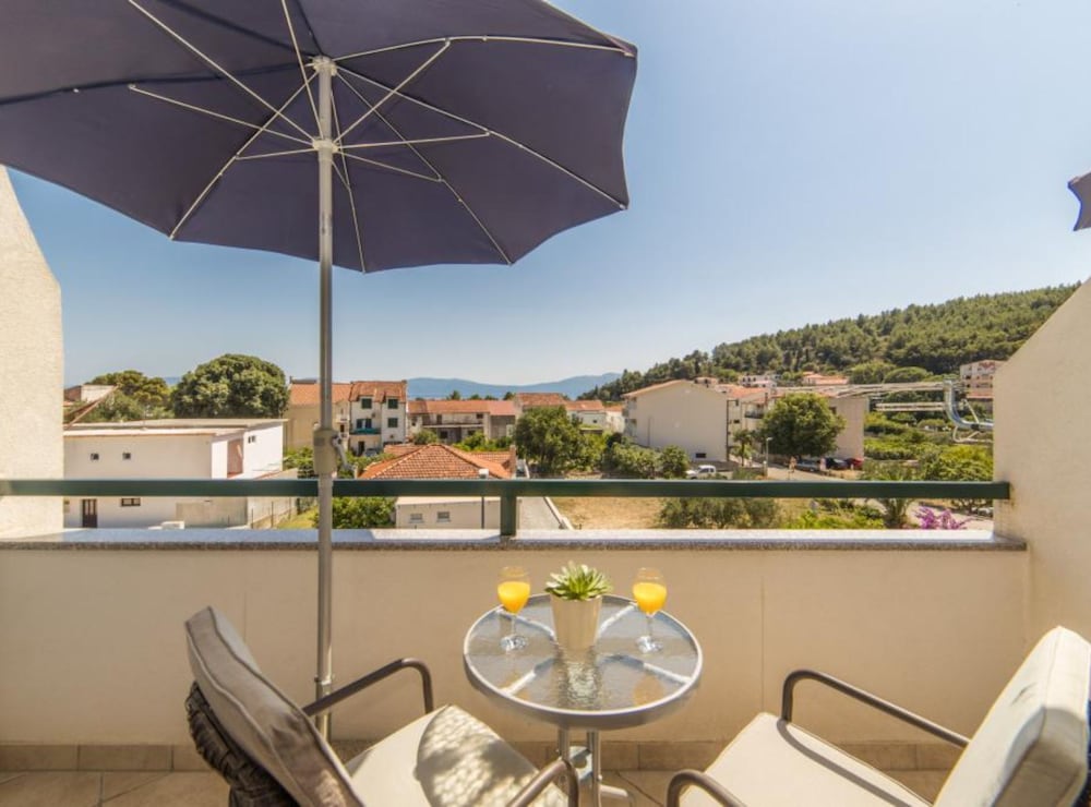 Apartment (Studio Apartment with Balcony 2)
