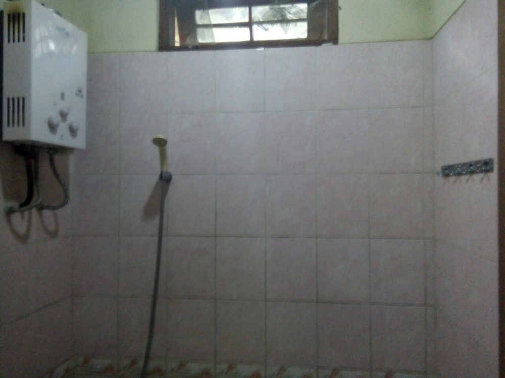 House, 4 Bedrooms photo 2