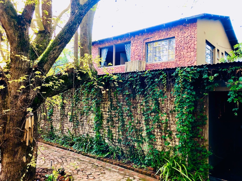 Executive Suite, 2 Bedrooms, Connecting Rooms, Courtyard View