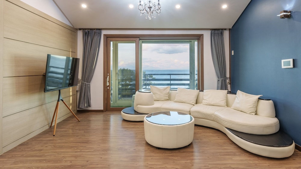 Basic Room, 2 Bedrooms (Family Suite) photo 1